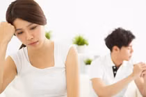 Nổi khùng ly hôn vì câu “chỉ mẹ anh mới phục vụ anh”