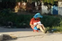 Hình ảnh những ông bố tuyệt vời nổi tiếng mạng xã hội