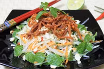 Từ một quả đu đủ xanh, chế thành 5 món ngon lạ miệng