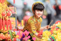 5 em bé lai siêu dễ thương khiến dân mạng nghiêng ngả