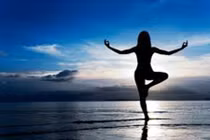 7 động tác yoga làm săn chắc bụng dù ăn uống no nê