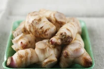 Bài thuốc từ củ riềng chữa nhiều bệnh bạn nên biết