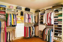 8 lỗi treo quần áo trong tủ khiến hàng hiệu cũng phải “đội nón ra đi“