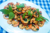 Đãi khách bằng những món xào cùng húng quế ăn một lần nhớ mãi