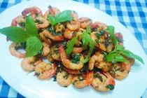 Đãi khách bằng những món xào cùng húng quế ăn một lần nhớ mãi