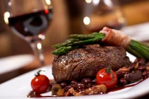 Cách nấu các món ăn với rượu vang lạ miệng, tốt cho sức khỏe