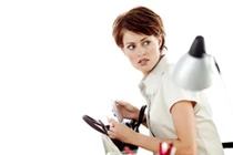 Điên đầu vì vợ có tật táy máy nhưng không thể ngăn