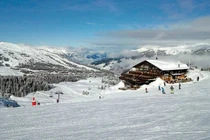 Những nhà hàng siêu đẹp trên đỉnh núi mùa đông