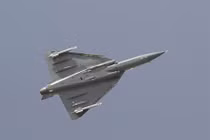 Sức mạnh đáng gờm của máy bay tiêm kích đa nhiệm Ấn Độ