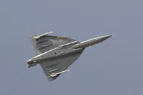 Sức mạnh đáng gờm của máy bay tiêm kích đa nhiệm Ấn Độ