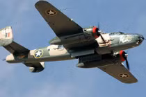 Oanh tạc cơ Mỹ 80 tuổi vẫn bay giữa trời xanh