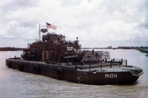 Kỳ dị "thiết giáp hạm" trên sông của Mỹ trong Chiến tranh Việt Nam