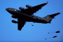 Tròn mắt trước dàn vận tải cơ "khủng" của không quân Mỹ