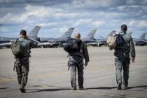 Thiếu phi công, Không quân Mỹ chìm trong khủng hoảng