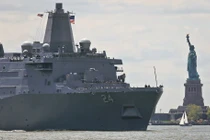 Bất ngờ chiến hạm Mỹ đóng bằng thép Trung tâm Thương mại Thế giới