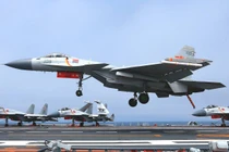 Pha lật "ăn cắp" lịch sử và biến thể xịn ngang hàng gốc của J-11 