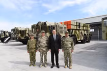 Azerbaijan khoe một lúc hai tên lửa tấn công cực "khủng"