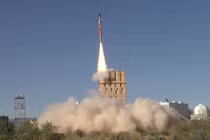 Bắn trượt sạch, tên lửa "Vòm Sắt" Israel thất bại vì quá hiện đại?