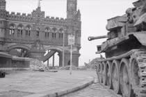 Khi Liên Xô tiến vào Berlin, quân Đồng Minh đang ở đâu?