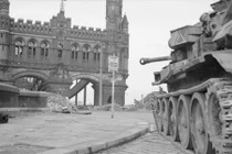 Khi Liên Xô tiến vào Berlin, quân Đồng Minh đang ở đâu?