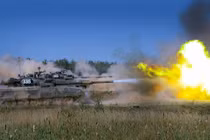 Quân đội Nga hừng hực khí thế cho cuộc tập trận thế kỷ Vostok 2018