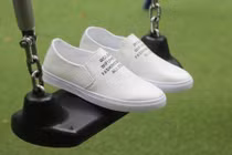 Cách làm sạch giầy trắng hiệu quả không nên bỏ qua