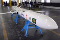 Không chỉ có bóng đá, Brazil sắp có cả tên lửa hành trình