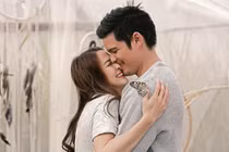 Bận xem bóng đá, người tình tới tận nhà tố cáo với vợ