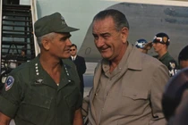 Ai đứng sau kế hoạch sử dụng vũ khí hạt nhân ở Việt Nam?