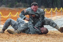 Kinh hãi màn huấn luyện tay không của binh lính Mỹ