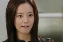 Lỡ miệng nhắc chuyện ngày xưa của mẹ chồng, vợ bị tát bôm bốp