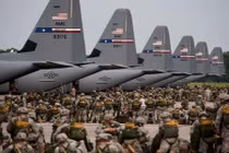 Kinh ngạc quy mô sư đoàn dù trăm tuổi của Mỹ