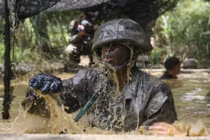 TQLC Mỹ được học gì để "sống sót" trong môi trường nhiệt đới?