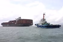 Tàu nước ngoài dài gần 300 m mắc cạn tại Vũng Tàu