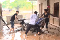 Vỡ đập hồ chứa, 45.000 m3 chất thải phân bón tràn vào nhà dân