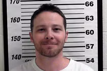 Lộ diện nghi phạm gửi thư chứa chất kịch độc cho ông Trump