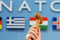 Quốc hội Pháp sẽ cân nhắc việc ra khỏi NATO?