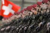 Khám phá sức mạnh quân sự ở quốc gia "túi tiền" của cả thế giới