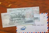 Chồng bị "ném đá" vì khoe chuyển khoản tặng vợ 300 triệu ngày 20/10