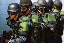 Khẩu UMP có xứng đáng thay thế súng tiểu liên huyền thoại MP5?