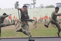 Cộng đồng mạng Trung Quốc choáng với quân phục Đặc công Việt Nam