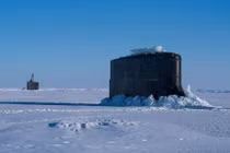 Tàu ngầm Mỹ thi nhau "đội băng" ở Bắc Cực, Nga cười nhạt