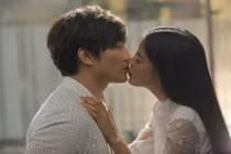 Đêm tân hôn, bật khóc khi hình ảnh tình cũ của chồng đập vào mắt