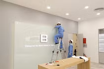 Bkav mở showroom trước ngày điện thoại Bphone 3 ra mắt? 