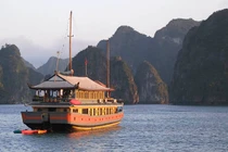 Hạ Long dẫn đầu top những vùng vịnh đẹp nhất thế giới