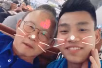 Video: Thầy Park thể hiện tình cảm cực đáng yêu cùng học trò