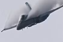 F-35 chưa tới đâu, Hải quân Mỹ đã lo "bán tháo" F/A-18