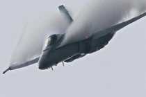 F-35 chưa tới đâu, Hải quân Mỹ đã lo "bán tháo" F/A-18