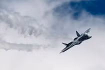 Điều gì khiến phi công Mỹ sợ hãi khi đối đầu Su-57?