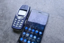Nokia 6 và Nokia 3310 đọ sức ở thí nghiệm thả rơi
